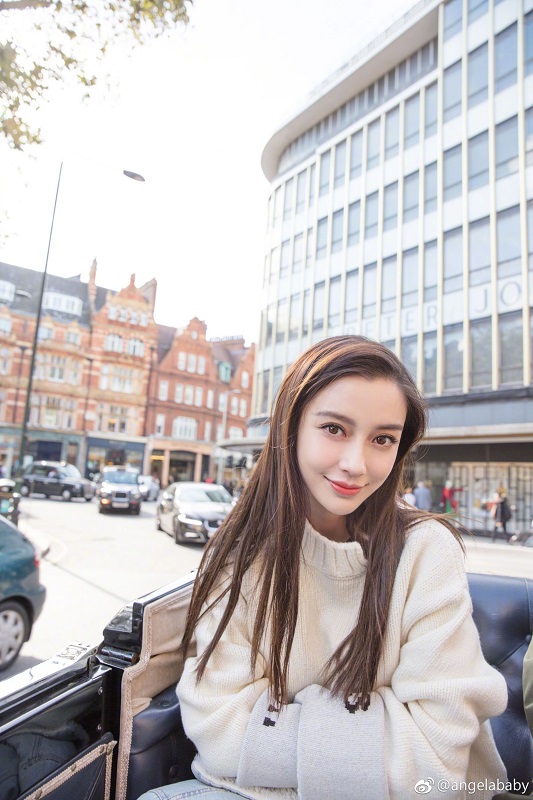 图片来源 微博 @angelababy