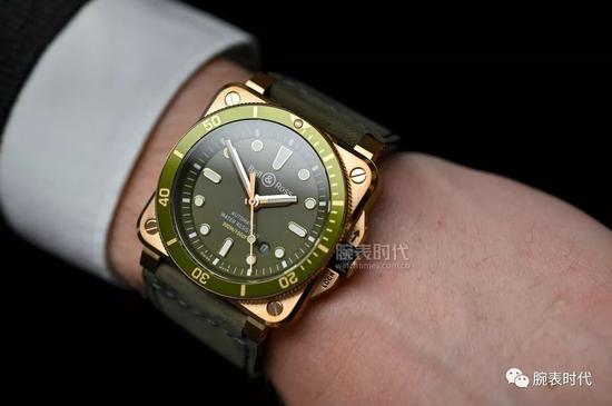 柏莱士BR03-92 DIVER绿色青铜版潜水腕表